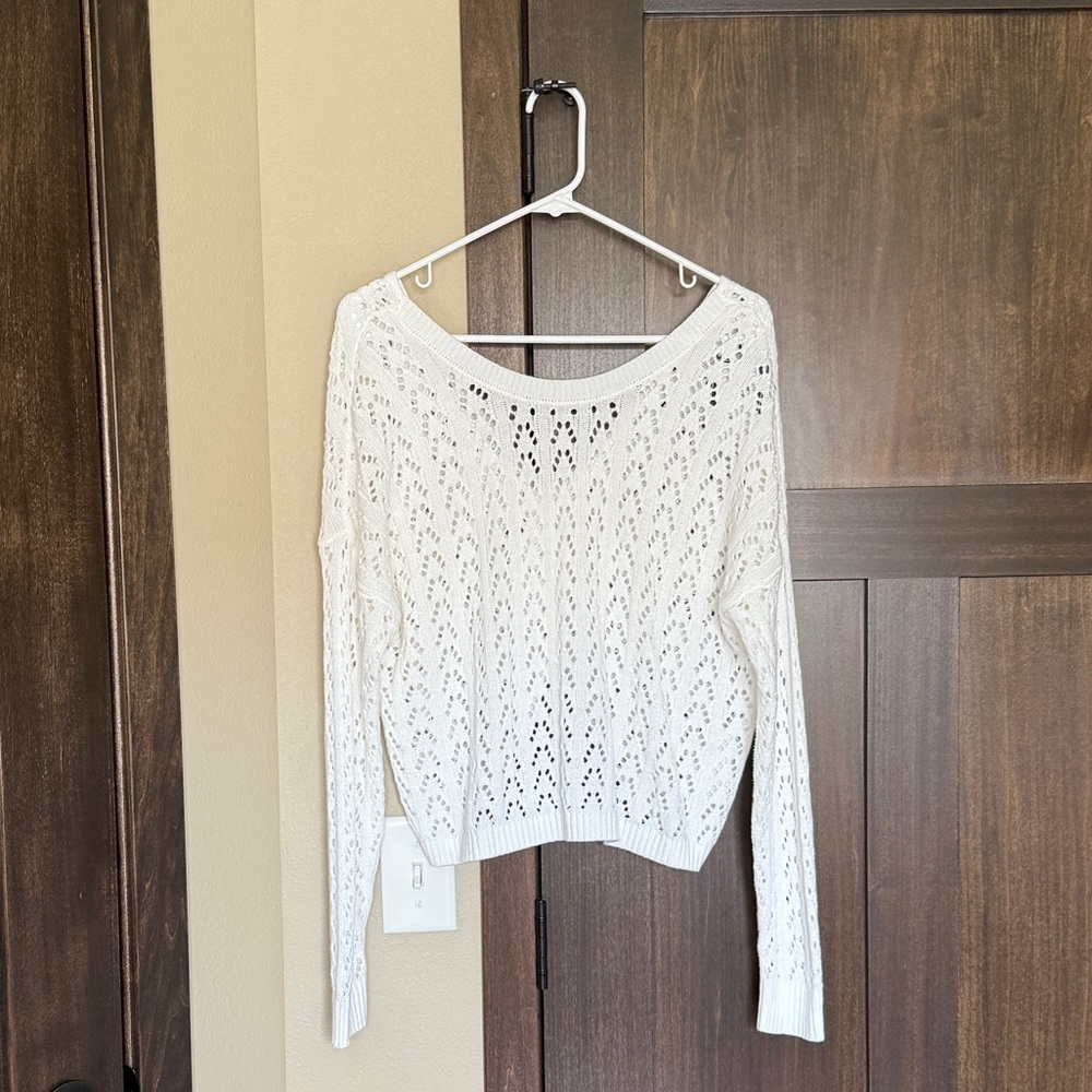 Hollister Women’s Long Sleeve Crochet Twist Reversible Sweater Size Small NWT